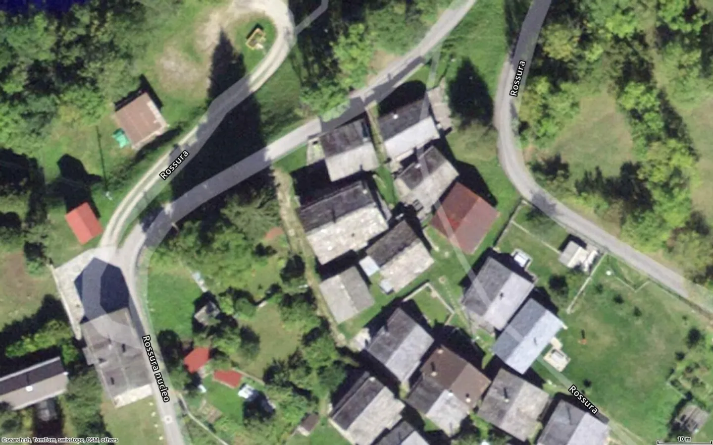 Maison rustique de 4 pièces au centre du village à rénover - Photo 12 sur 12