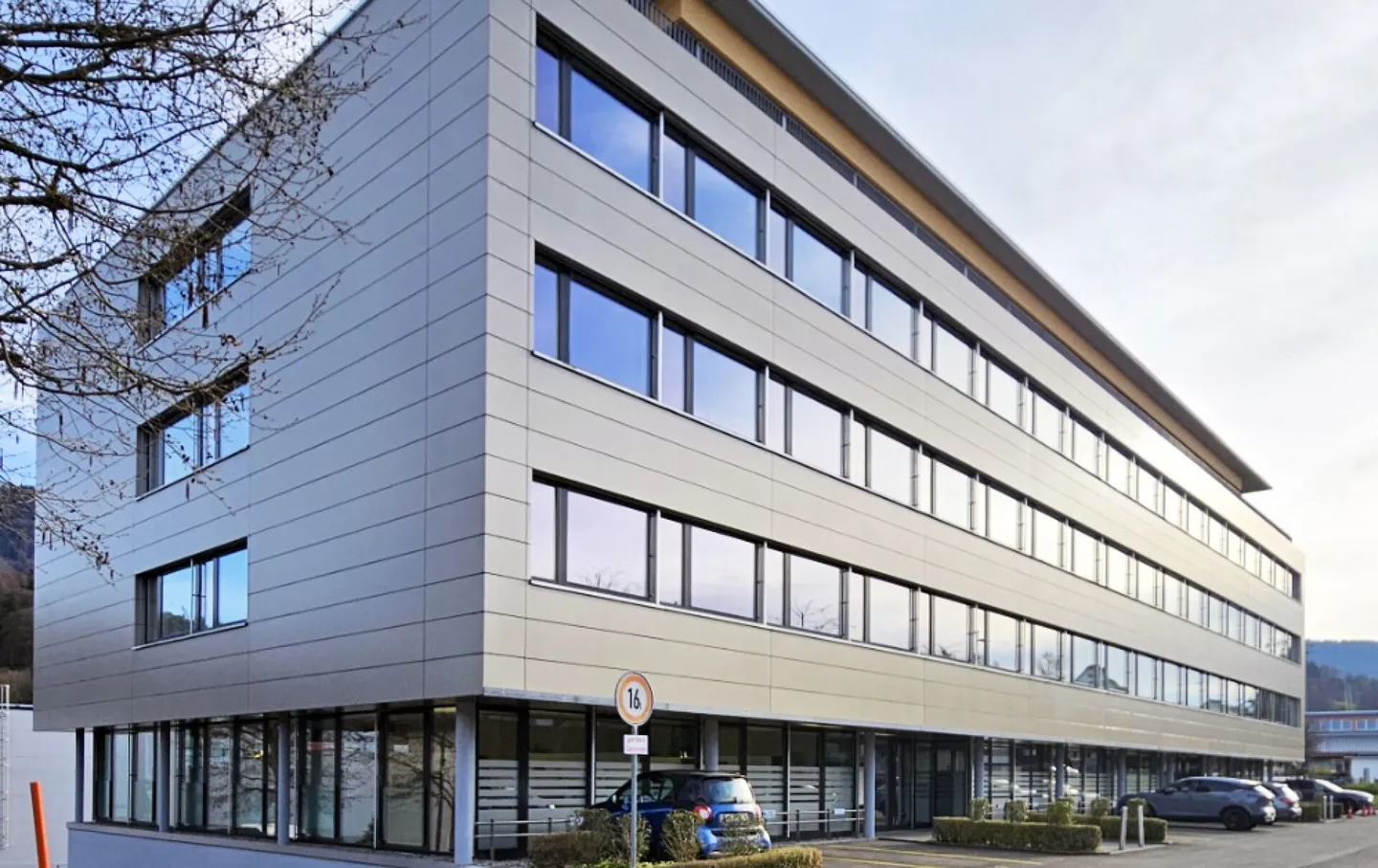 Your location in the representative business park in the tax-privileged municipality of Freienbach - Photo 10 of 11