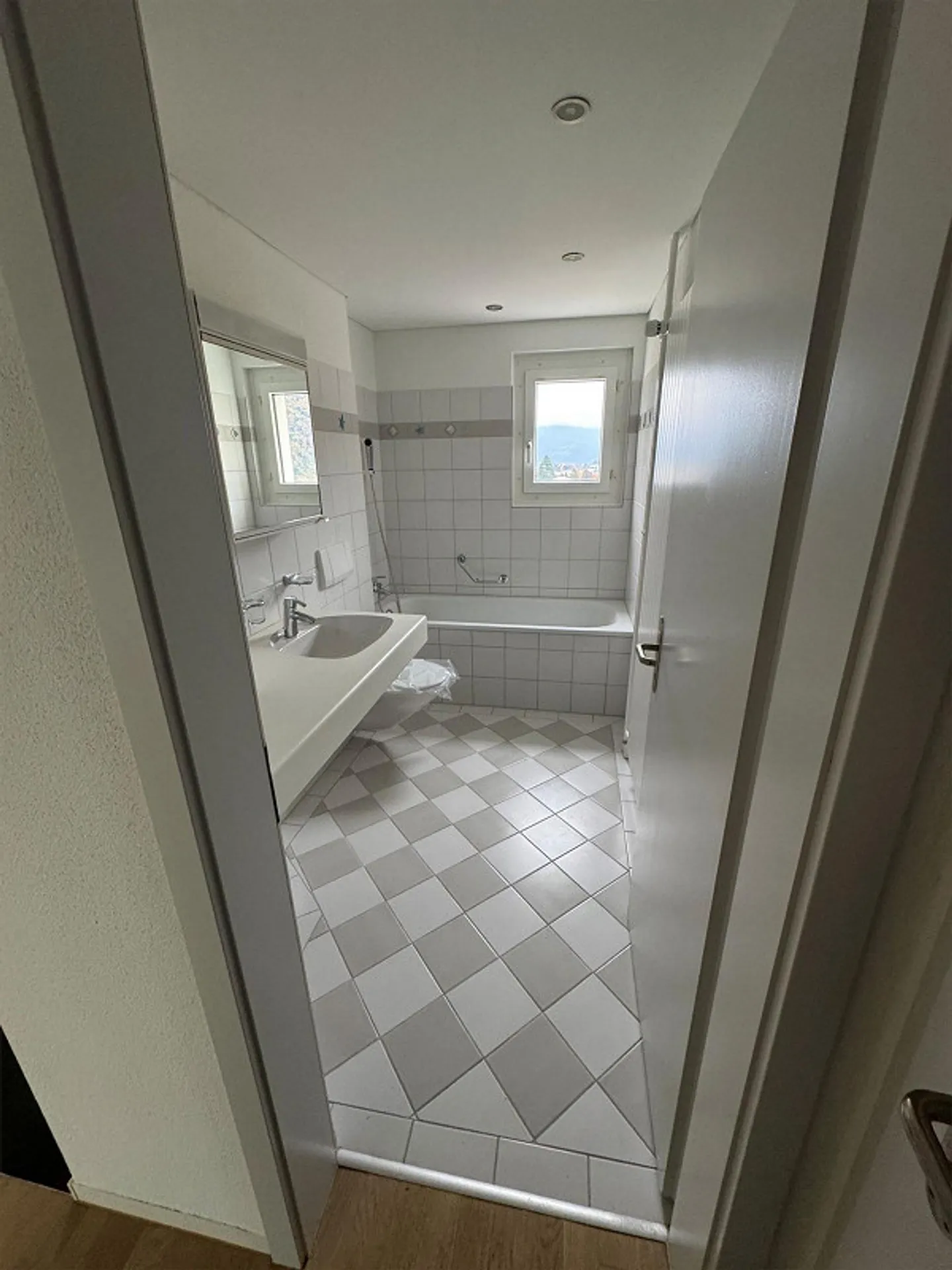 Beautiful 4-room apartment for rent in Riedern - Photo 3 of 12