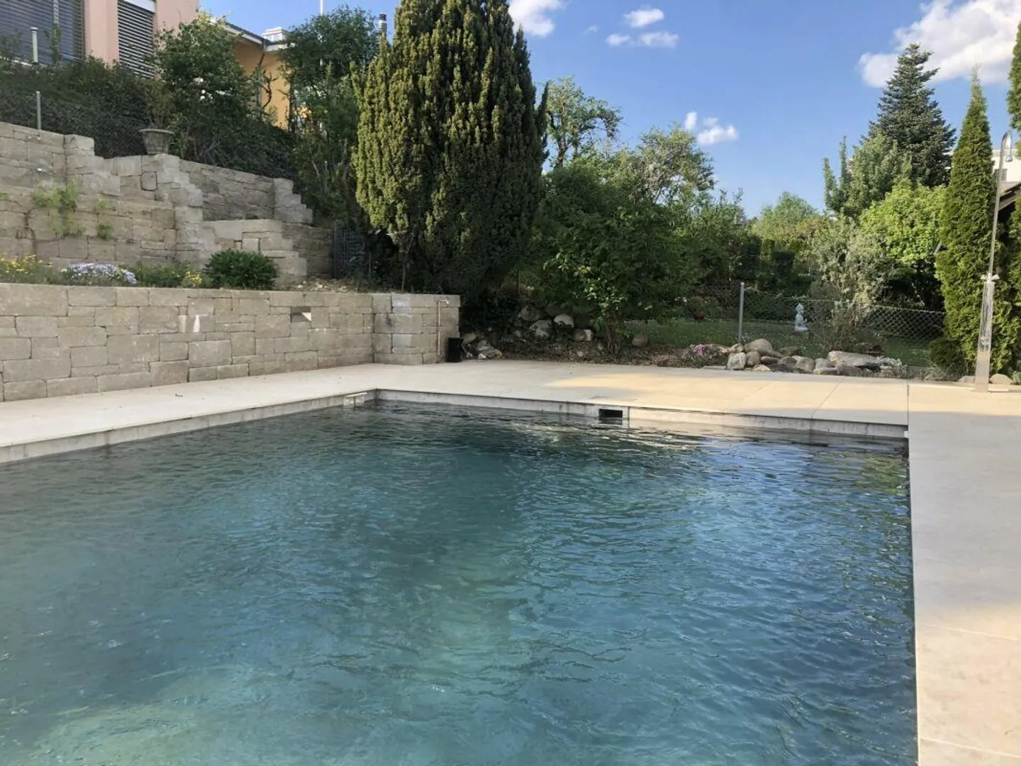 Grosszügiges Einfamilienhaus mit Pool - Foto 16 von 16