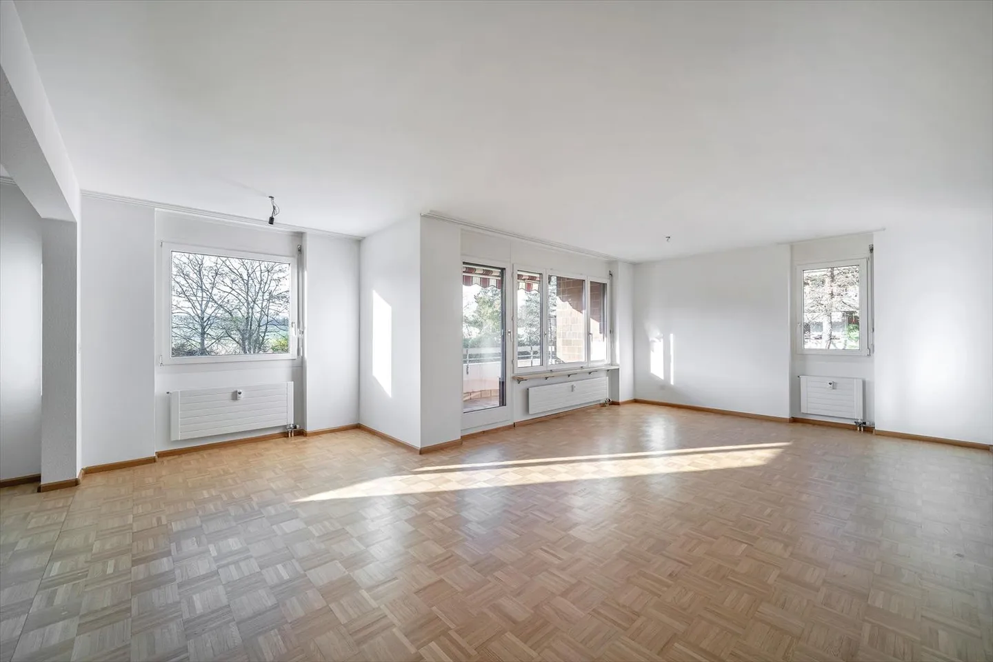 Apartment for rent - Photo 3 of 8