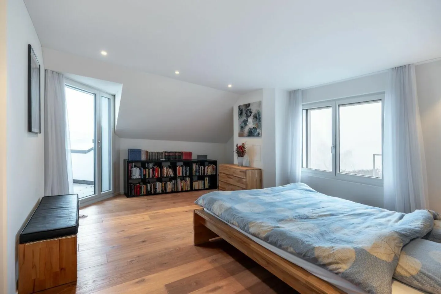 Grosszügiges Einfamilienhaus mit Pool - Foto 12 von 16