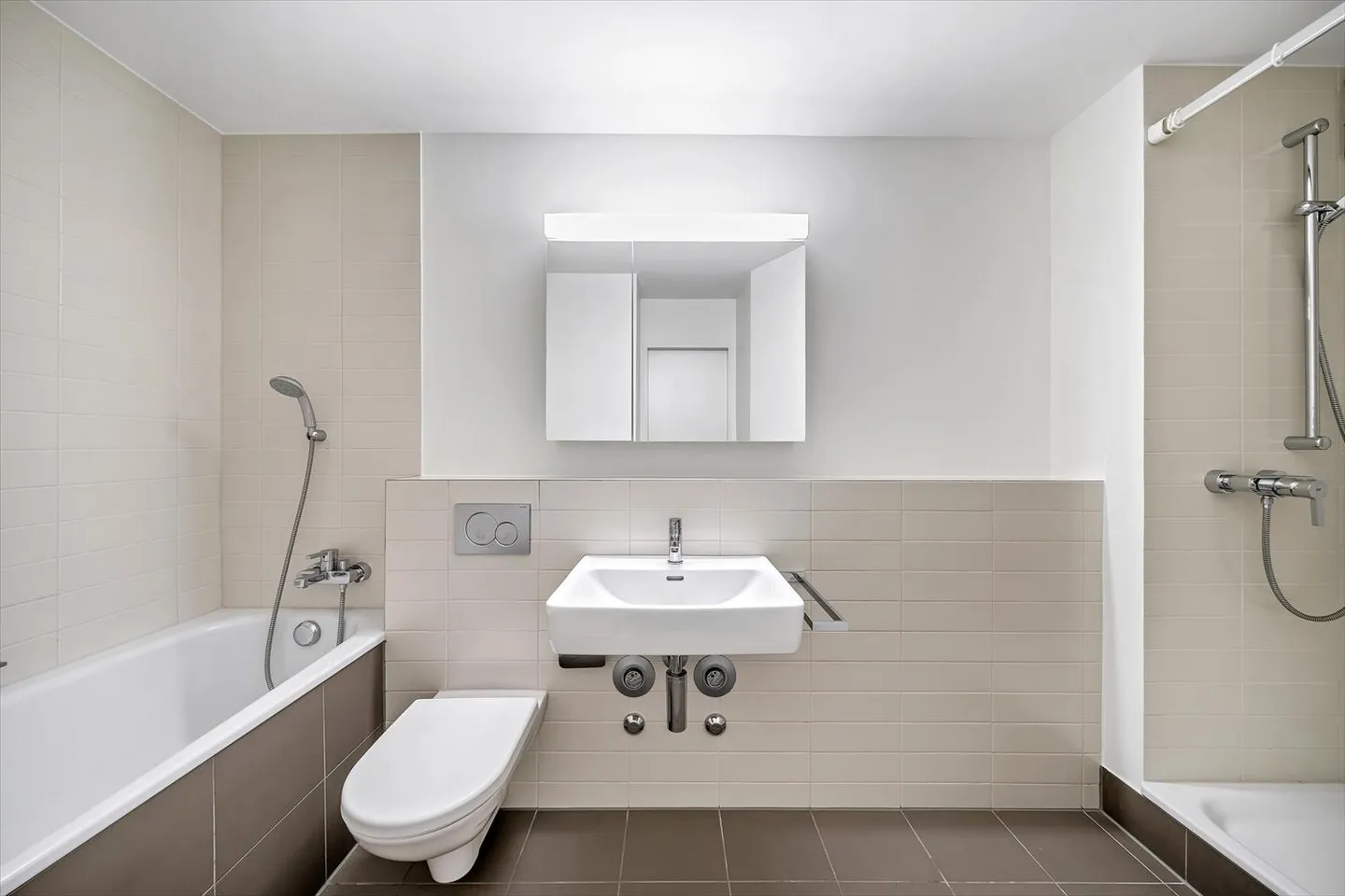 Apartment for rent - Photo 5 of 8