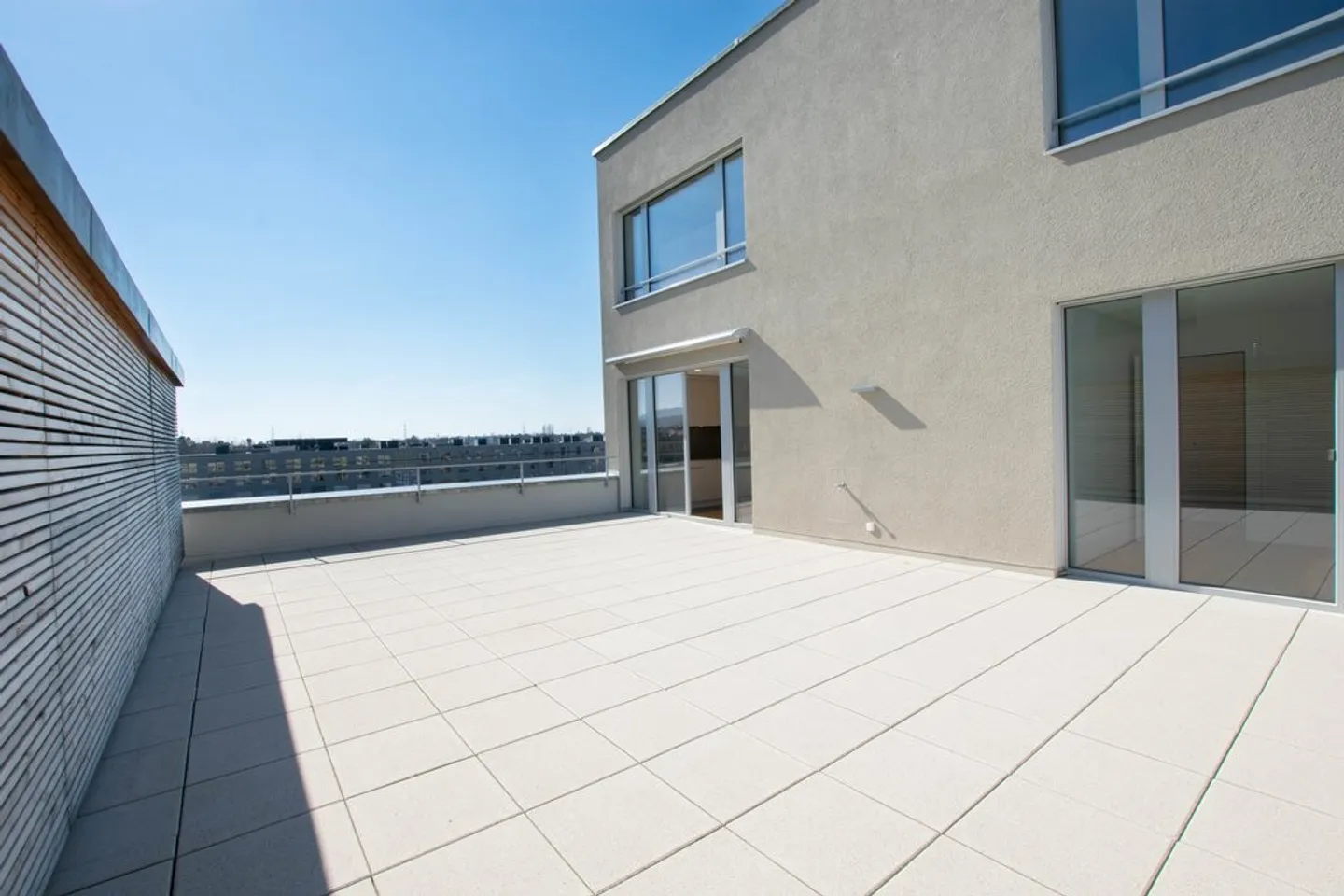 Appartamento luminoso di 3,5 stanze con grande terrazza - Foto 1 di 11
