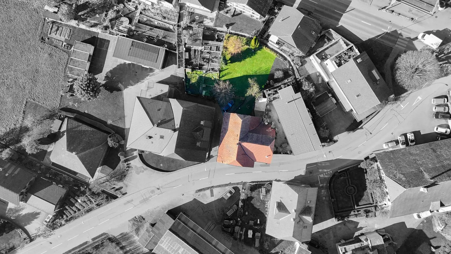 Casa bifamiliare da ristrutturare - Foto 3 di 13