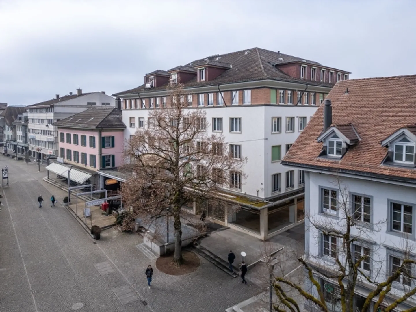 Edificio ad uso misto in affitto - Foto 2 di 10