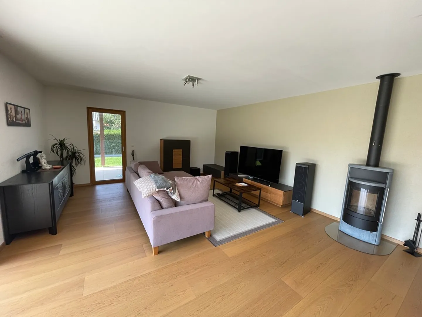 5.5 Room House - Photo 8 of 13