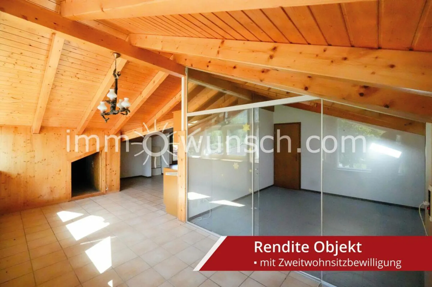 The Opportunity - Charming 2 ½ Room (3 ½ Rooms) Penthouse Apartment with 2nd Residence Permit - Photo 10 of 25