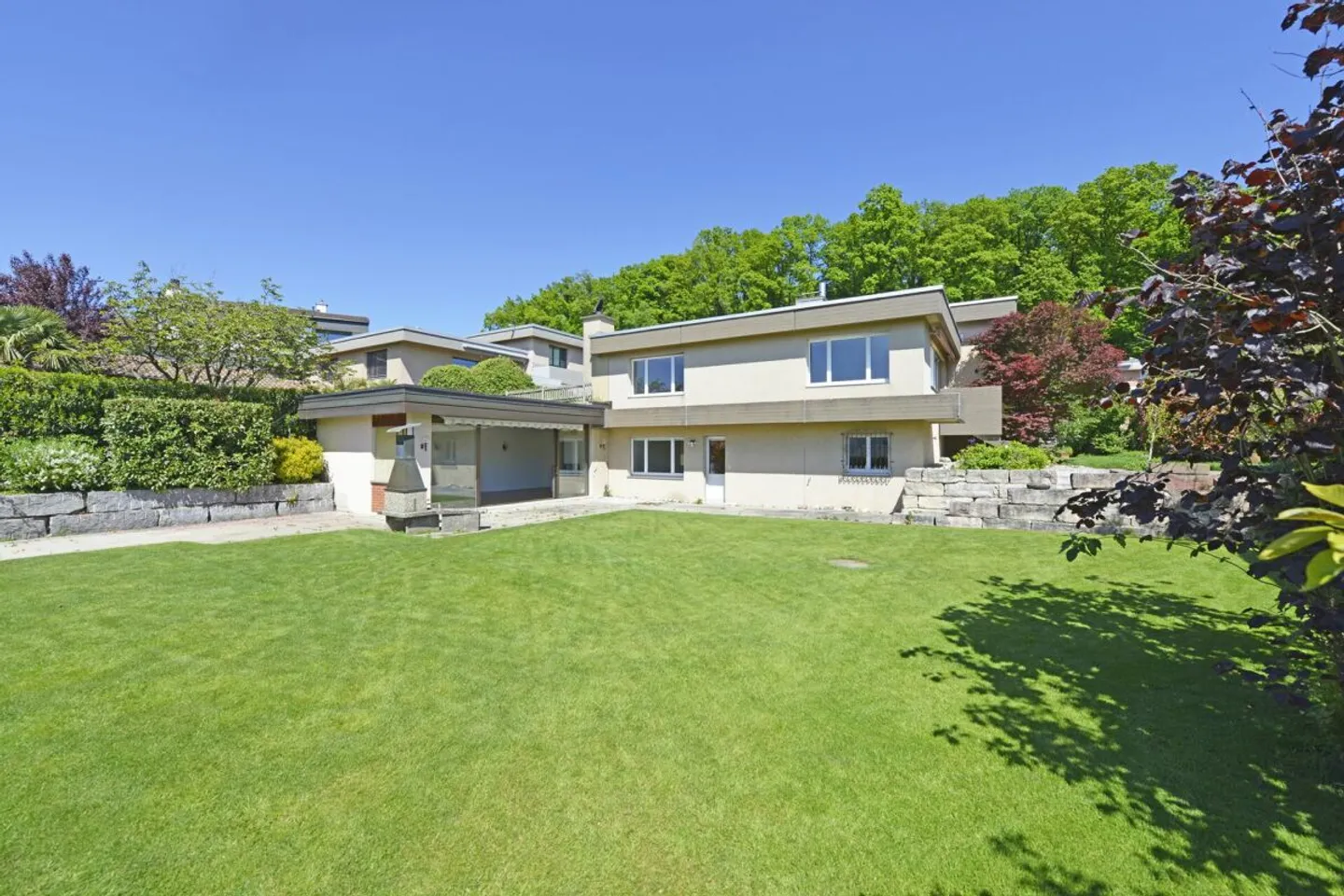 Single house for sale - Photo 1 of 16