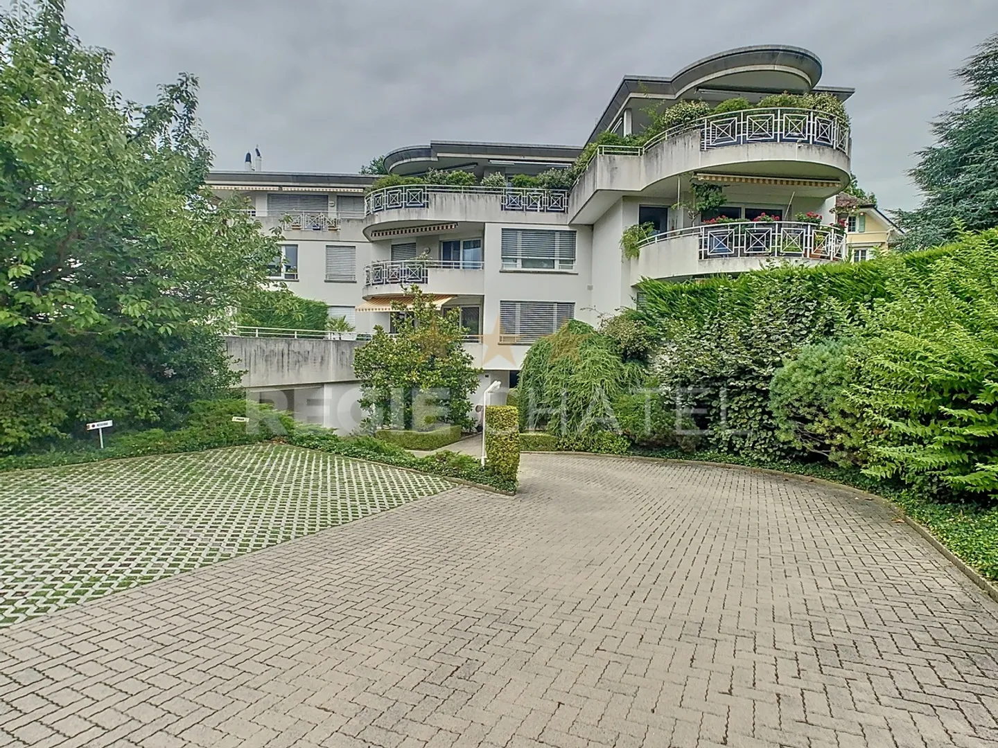 Appartement Charmant à Lutry - Photo 1 sur 8