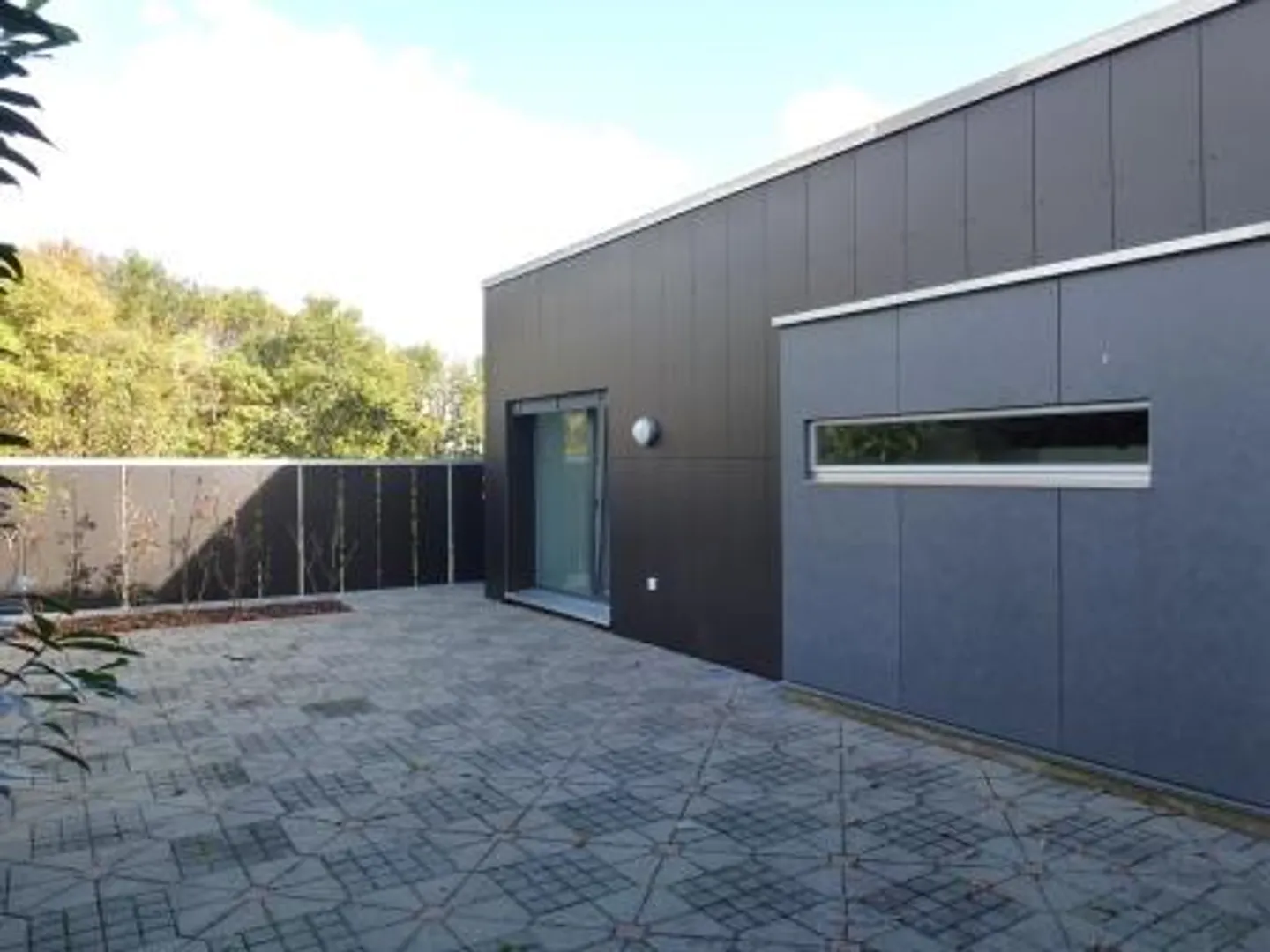Wohnung / Villa 4.0 Zimmer im Erdgeschoss mit großer Terrasse - Foto 2 von 9