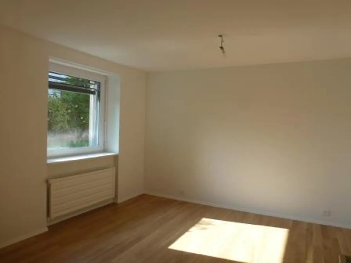 Wohnung / Villa 4.0 Zimmer im Erdgeschoss mit großer Terrasse - Foto 7 von 9