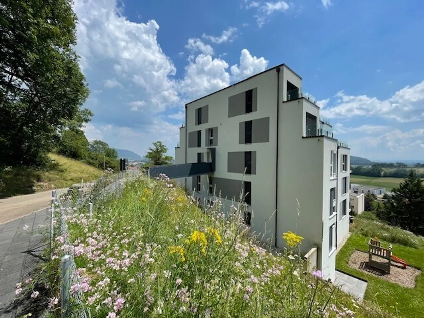 Modernes 4.5-Zimmer-Apartment - Foto 2 von 9