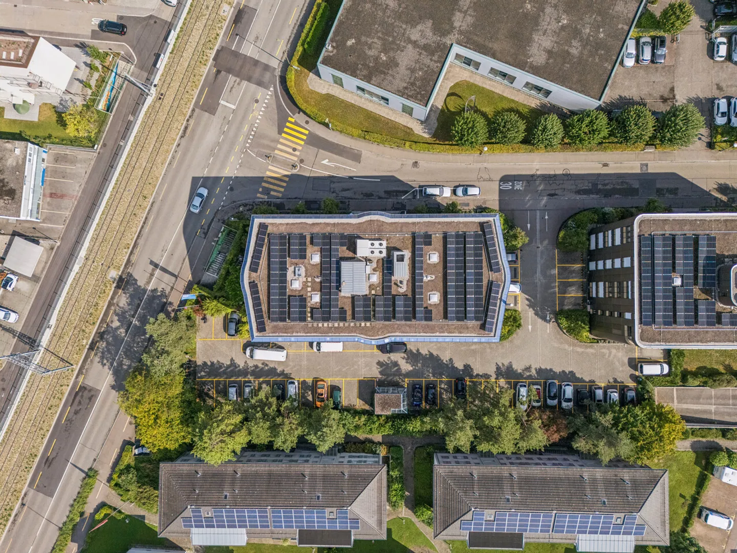 Flexible Büroflächen ab 300 m² mit individuellen Ausbaumöglichkeiten - Foto 2 von 10