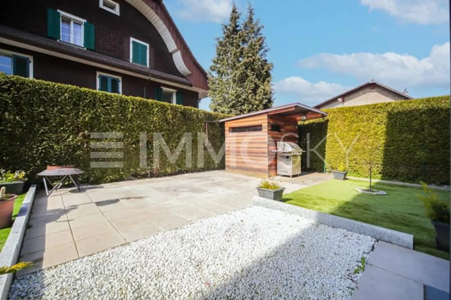Charming Family Home with Garden - Photo 7 of 8