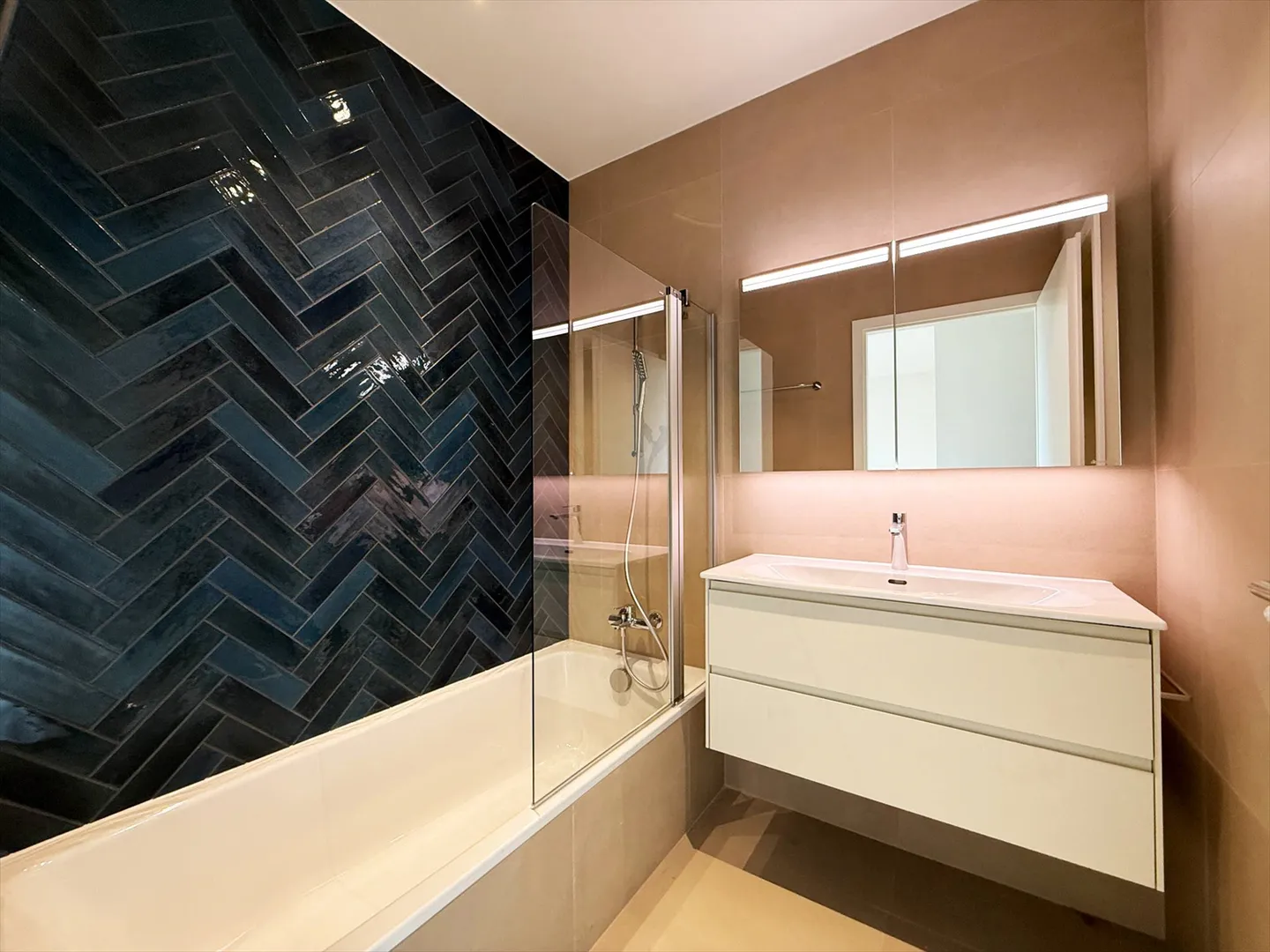 Penthouse 5.5 rooms - Photo 7 of 8