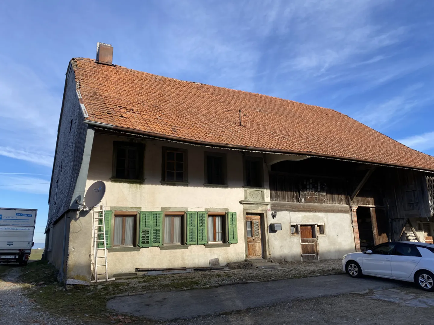 Ferme fribourgeoise à rénover avec un potentiel de construction exceptionnel ! - Photo 3 sur 3