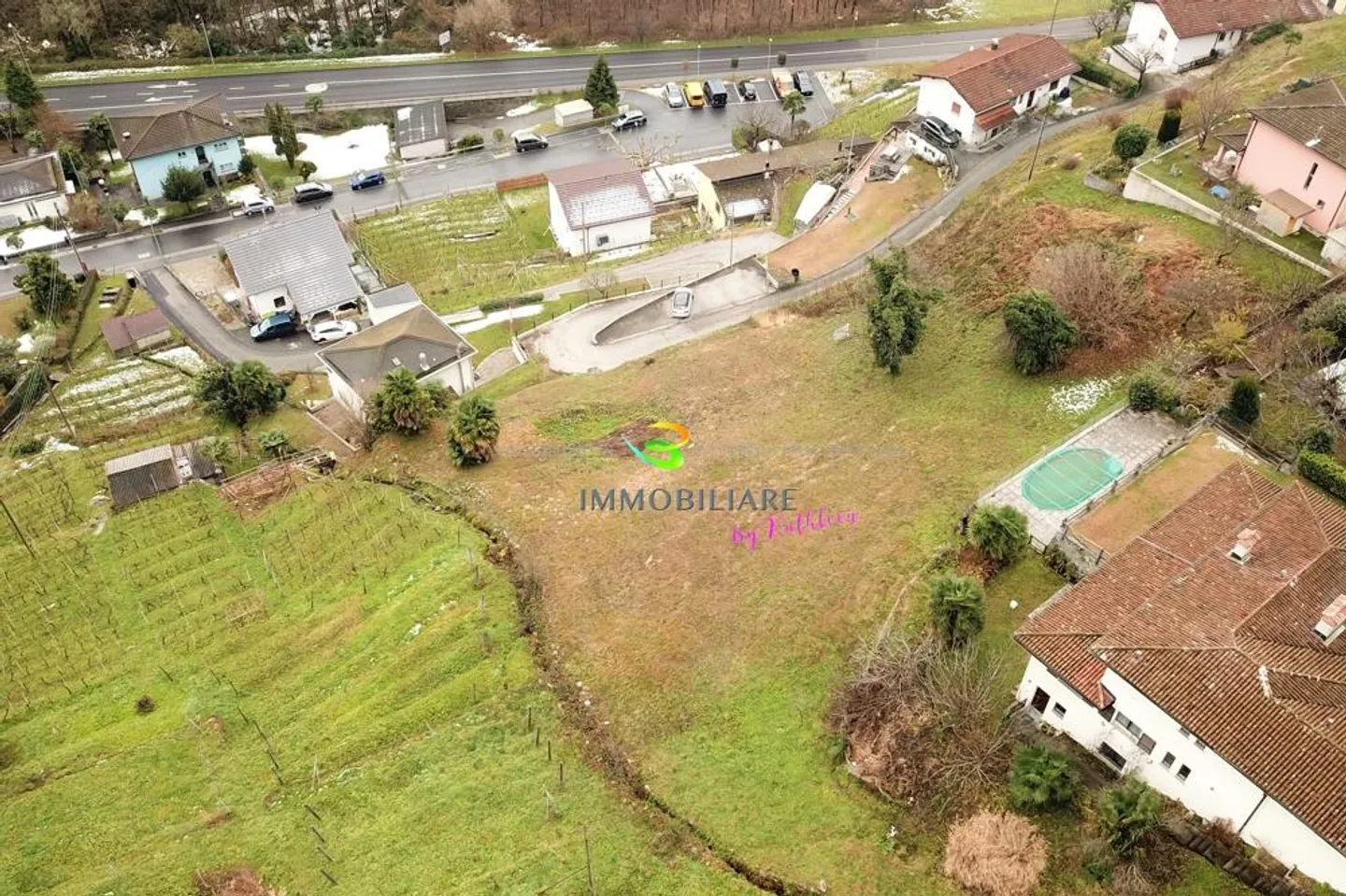 Sonniges Baugrundstück - Foto 3 von 9