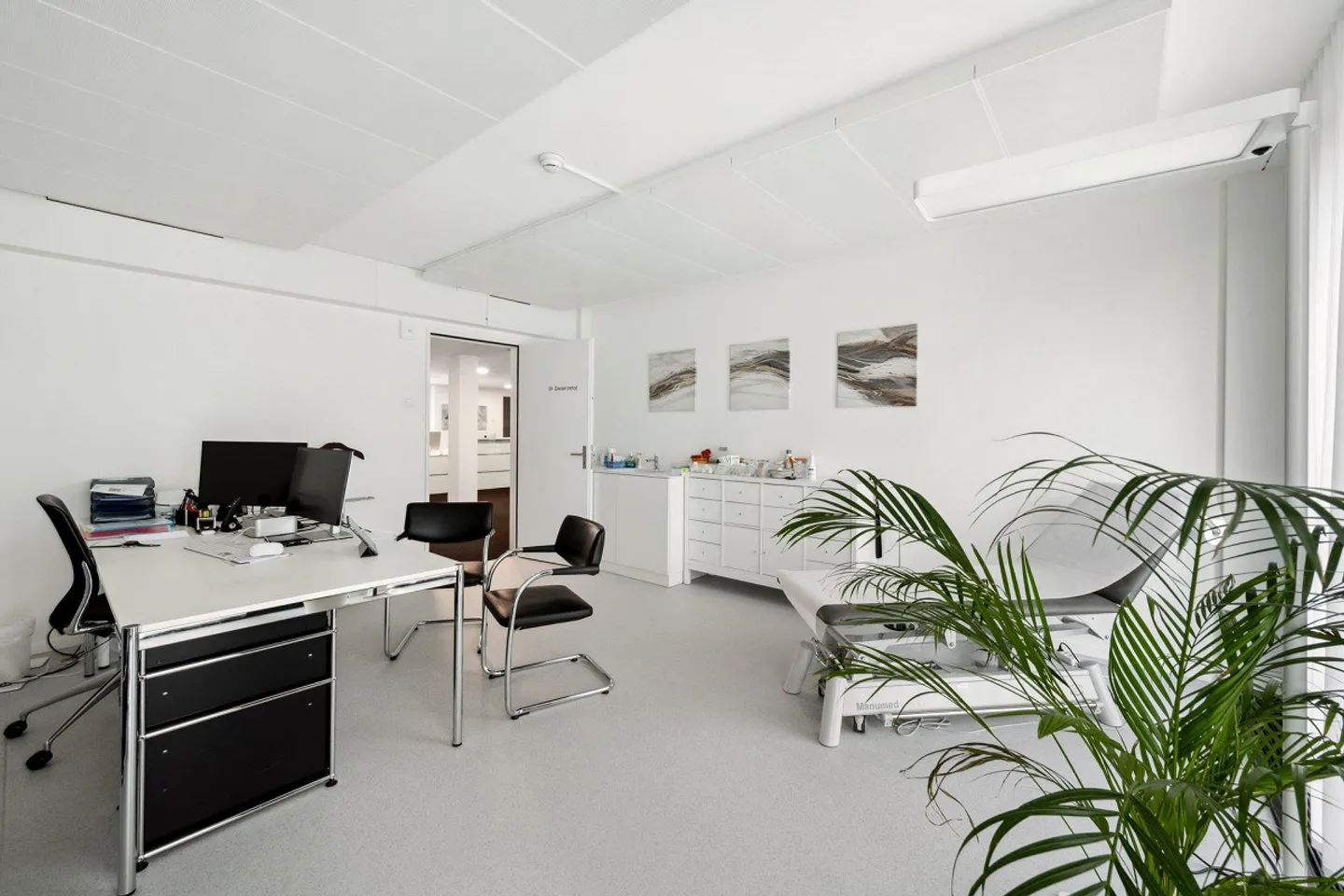 Klimatisierte Fläche am Claraplatz: Ideal für Arztpraxis oder Büro! - Foto 1 von 12