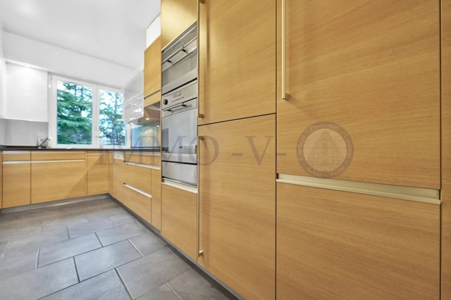 PULLY STRAND - GERÄUMIG UND HELL MIT BALKON-TERRASSE UND SEEBLICK - Foto 4 von 8