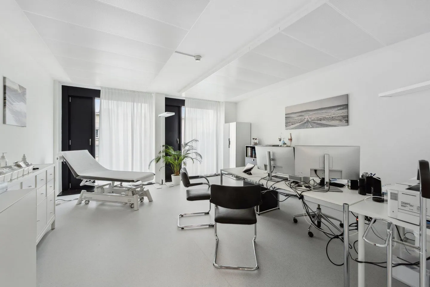 Klimatisierte Fläche am Claraplatz: Ideal für Arztpraxis oder Büro! - Foto 2 von 12
