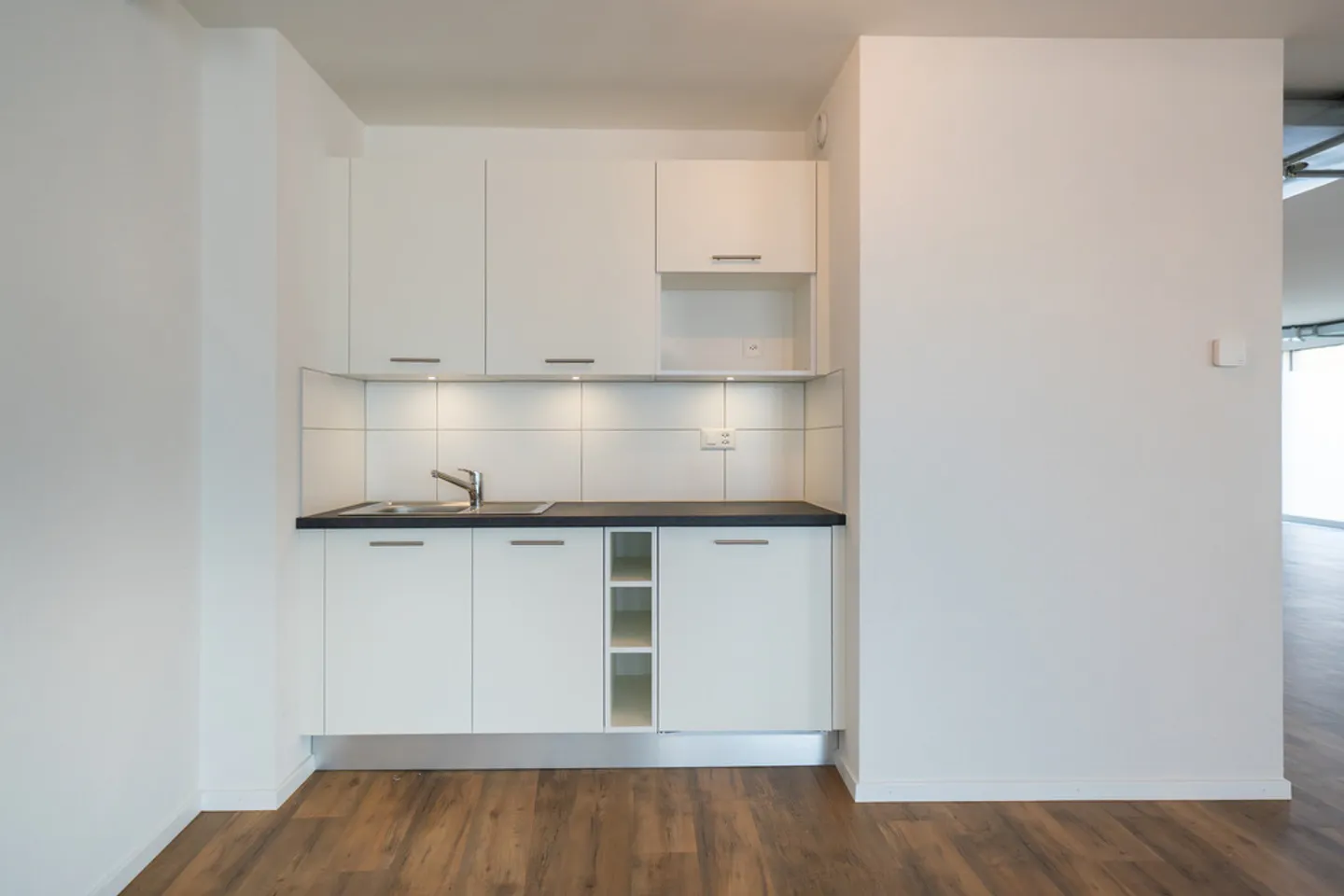 Wunderschöner, sehr heller Verkaufsraum, nahe dem See in Morges - Foto 3 von 7