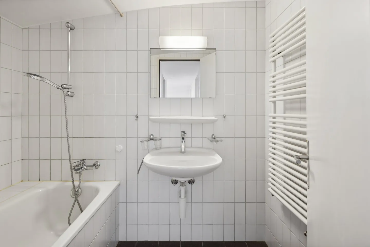 Located in the Espacité complex - Photo 9 of 13