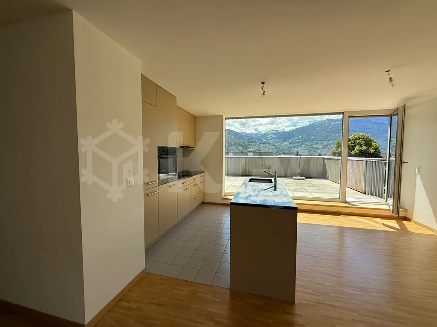 Charmant Appartement Attique - Photo 3 sur 9