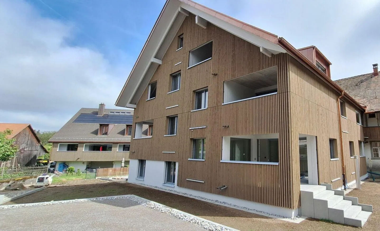 Appartement en duplex de 2,5 pièces au dernier étage n° 502 - Photo 2 sur 4