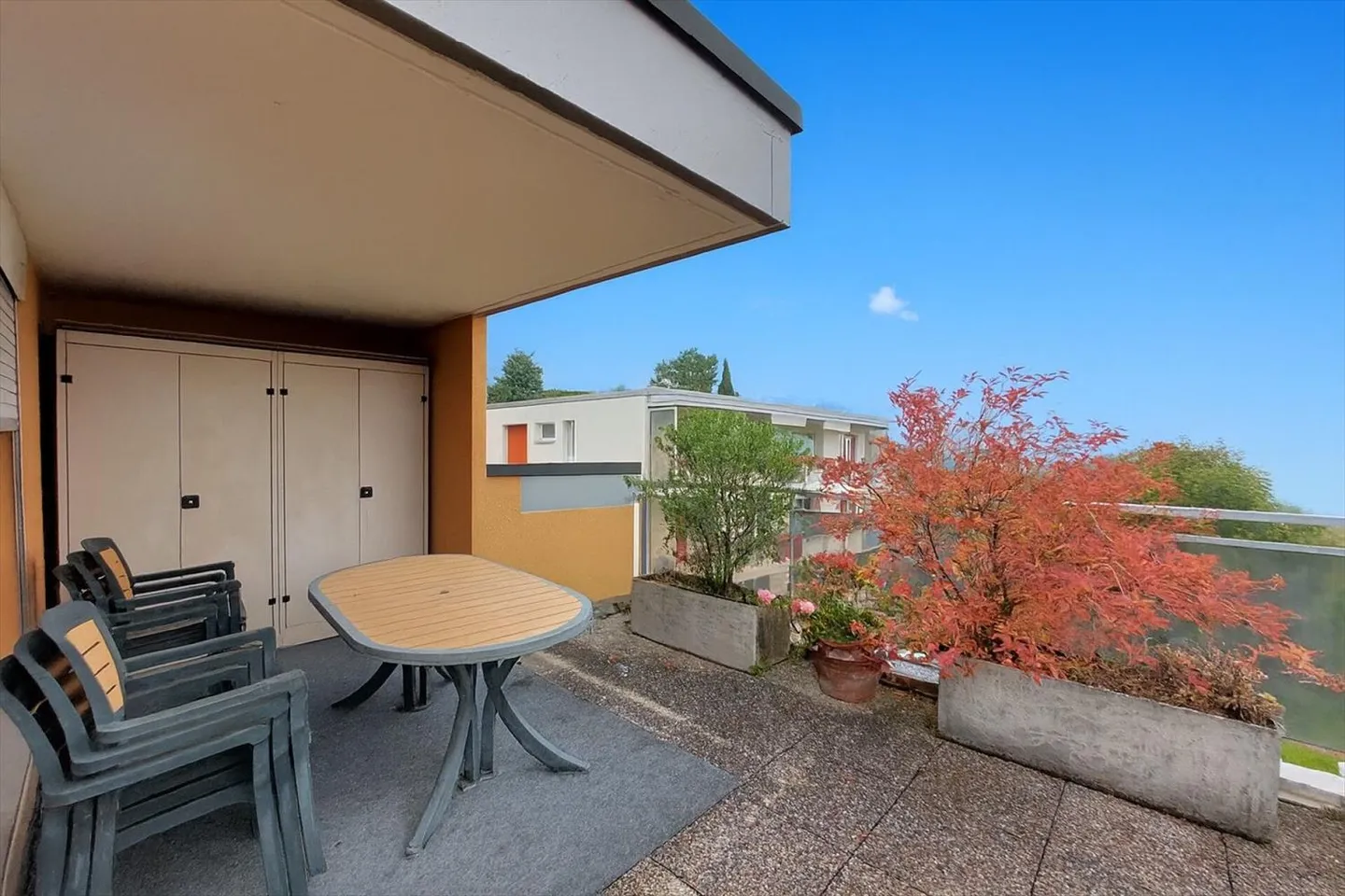 Wunderschöne Wohnung mit geräumiger Terrasse und Blick auf den See - Foto 3 von 11