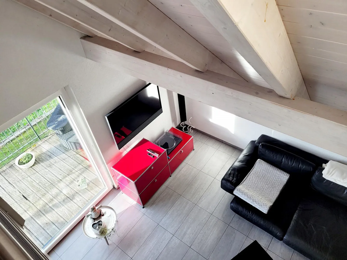 Appartement en attique original avec un agencement attrayant dans un quartier résidentiel calme - Photo 14 sur 17