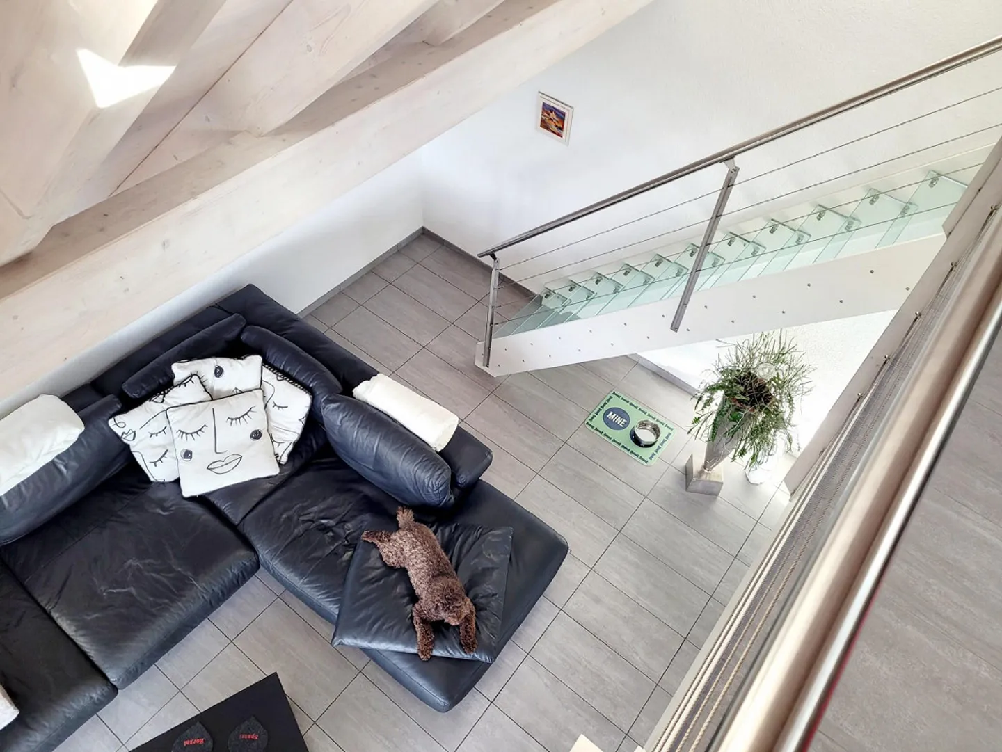 Appartement en attique original avec un agencement attrayant dans un quartier résidentiel calme - Photo 15 sur 17