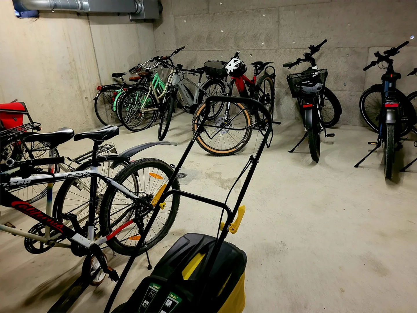 Appartement en attique original avec un agencement attrayant dans un quartier résidentiel calme - Photo 17 sur 17