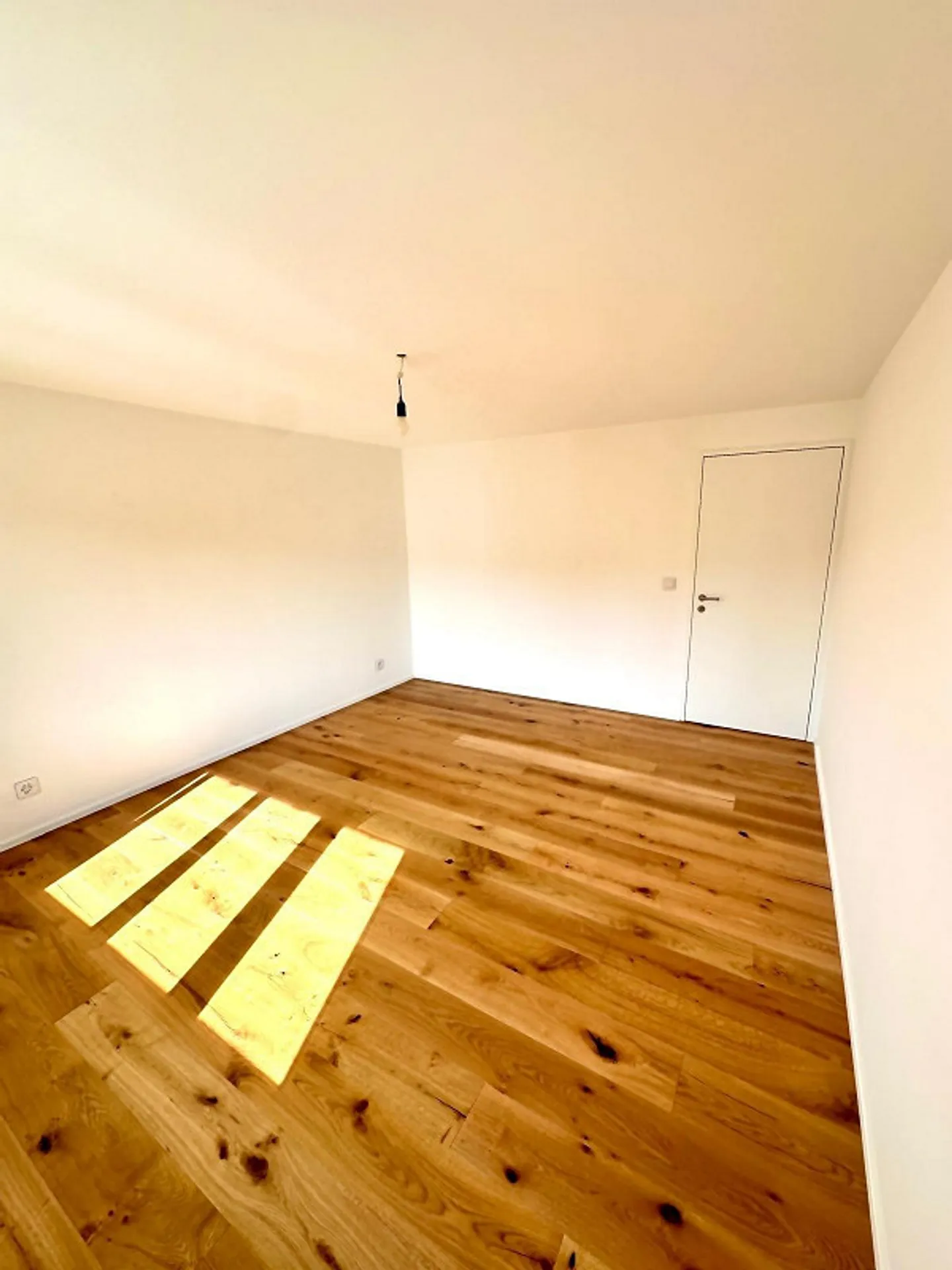 À proximité immédiate de la ville - situé au calme avec une vue imprenable - Photo 5 sur 9