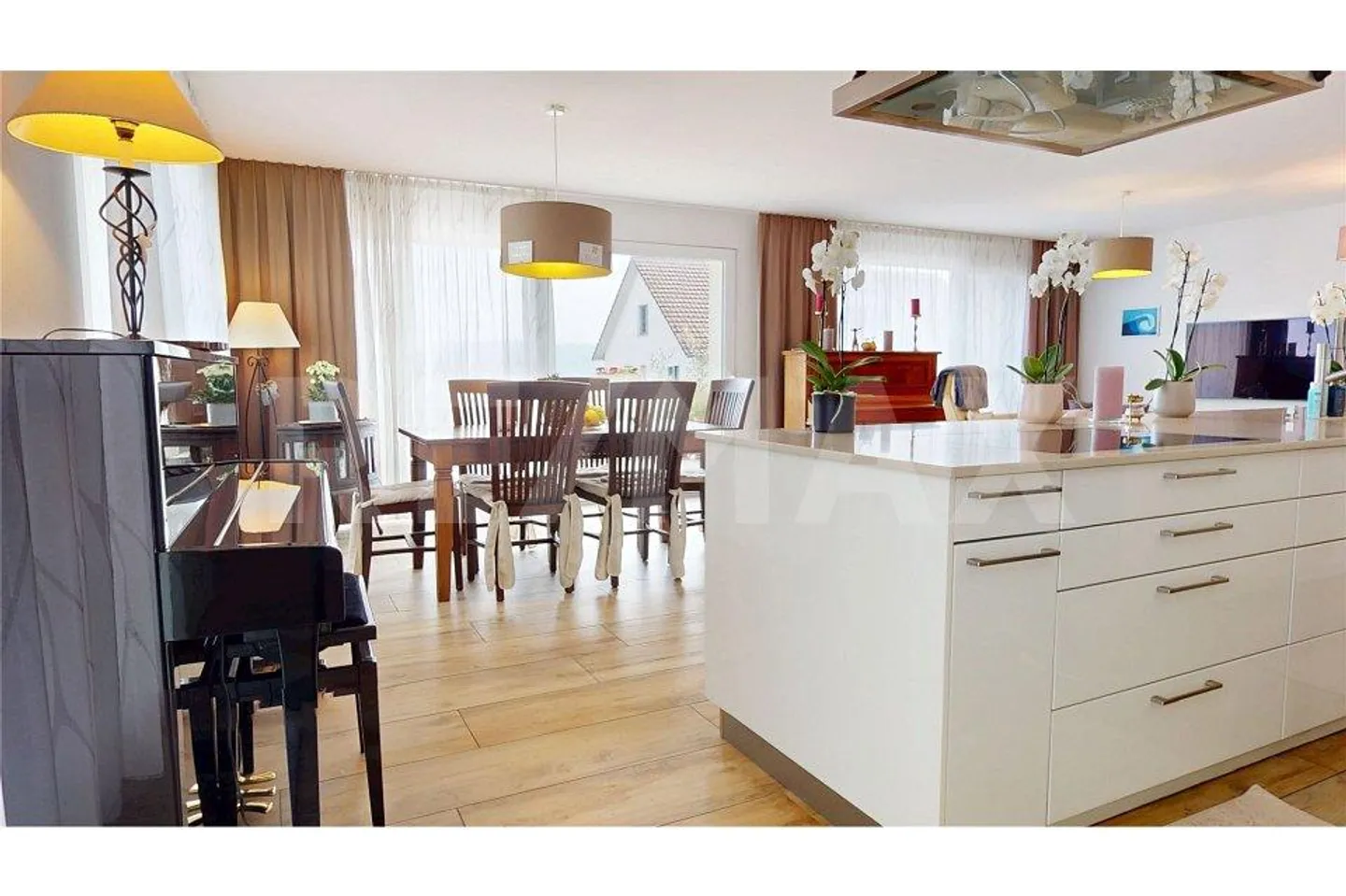 Vivere moderno e posizione tranquilla in collina - Foto 3 di 10