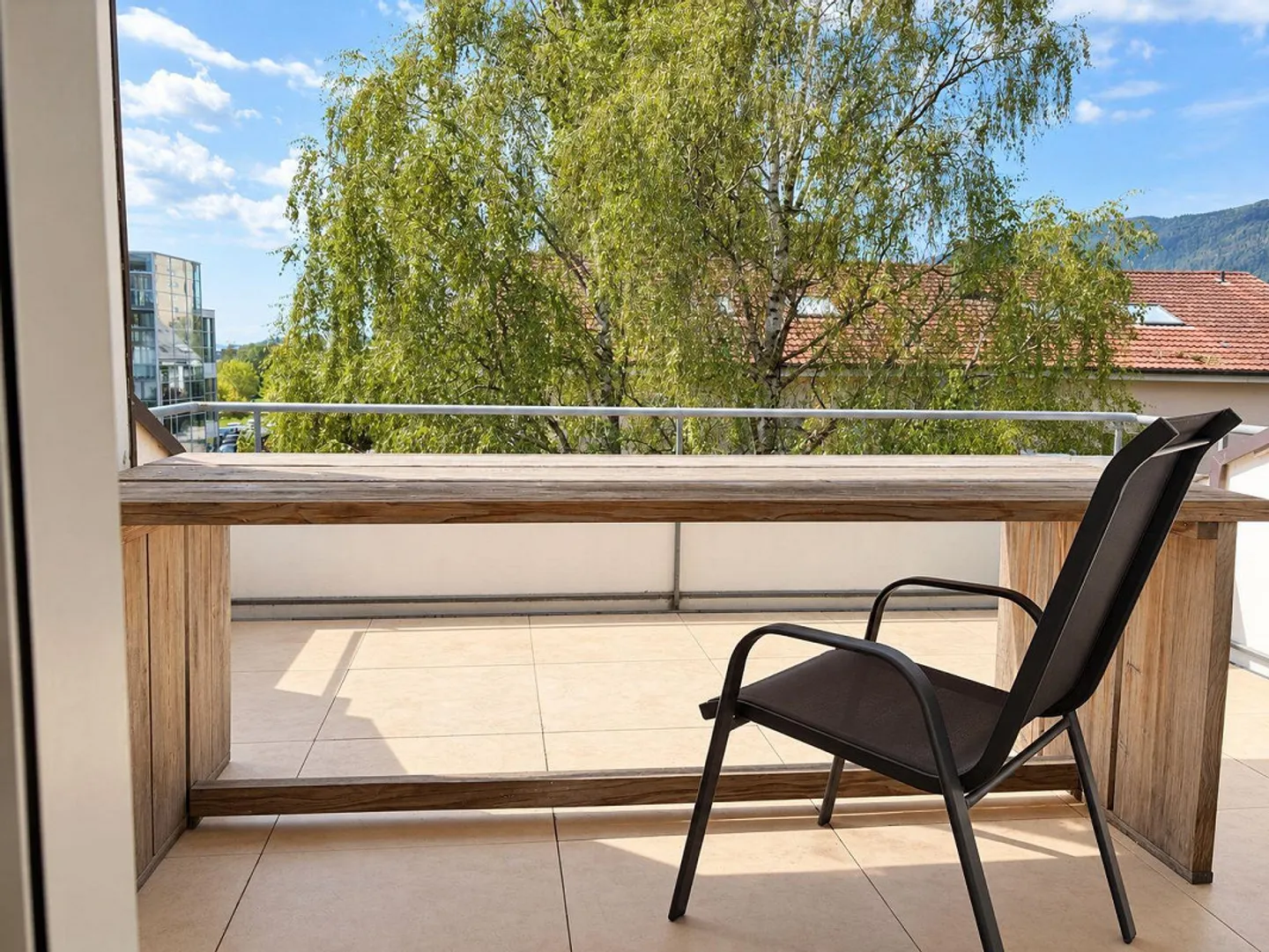 Charming 2.5-room attic apartment with balcony in Bettlach for rent! - Photo 9 of 11
