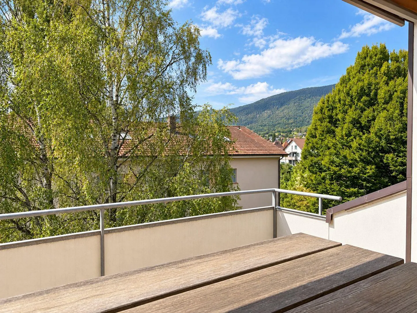Charming 2.5-room attic apartment with balcony in Bettlach for rent! - Photo 10 of 11