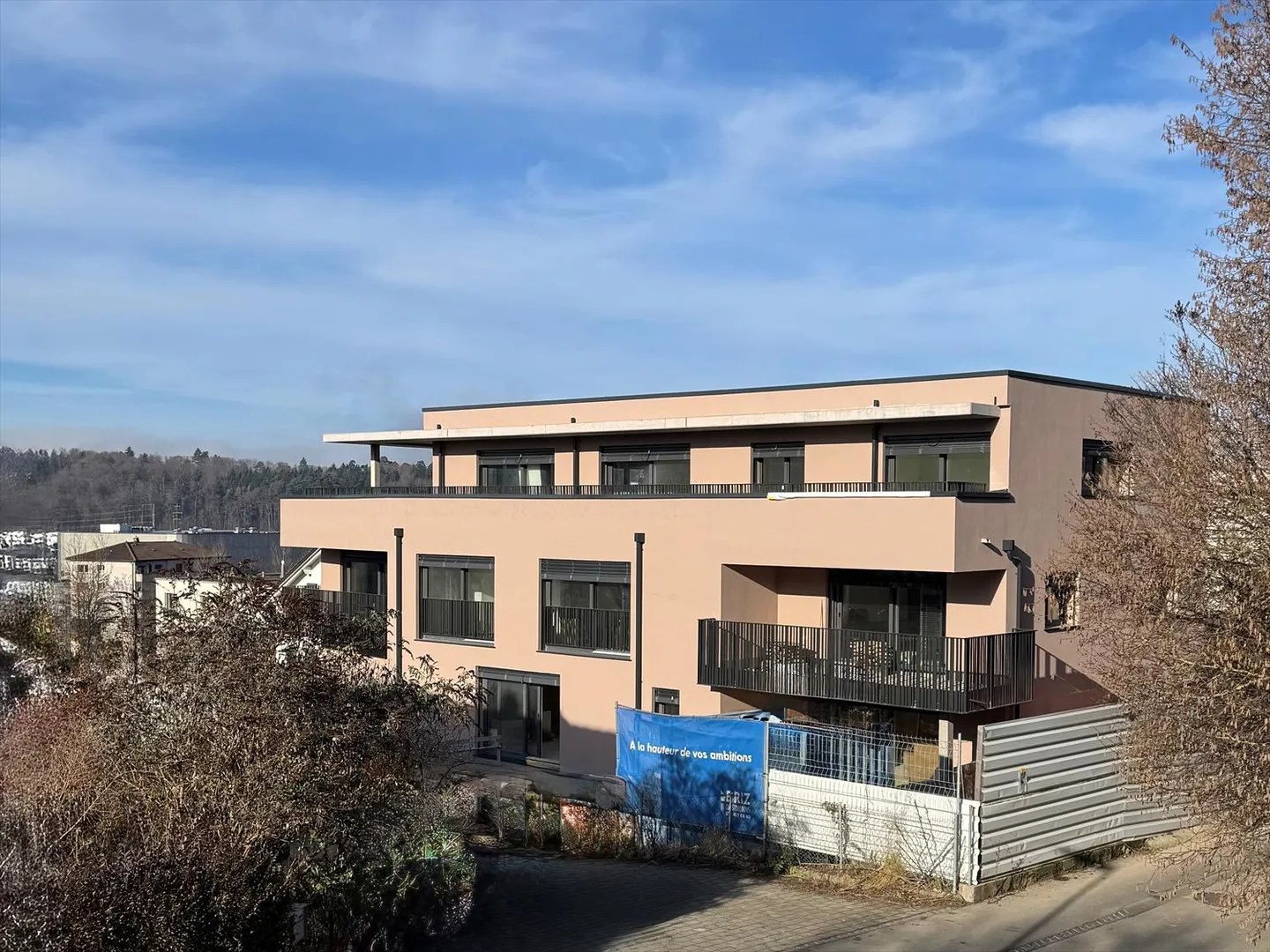 Apartment with terrace 5.5 rooms - Photo 1 of 4