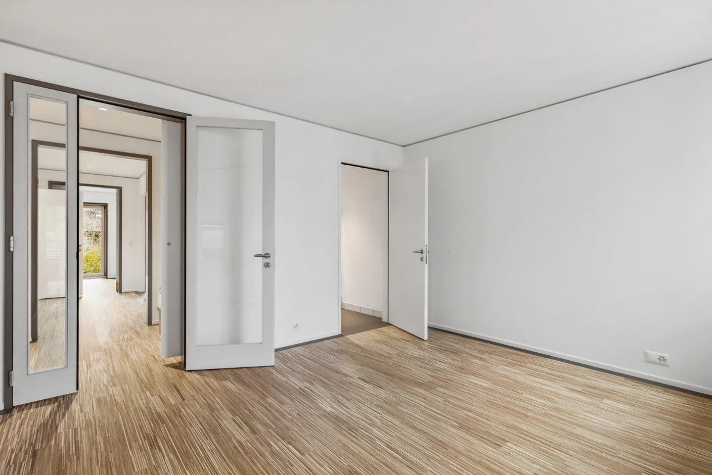 Beautiful 3.5 Room Apartment Near Triemli Hospital - Photo 1 of 4