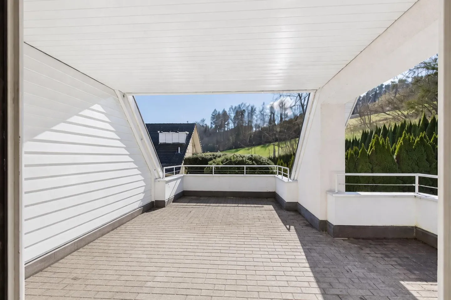 Top-Floor Maisonette with Lake View - Photo 6 of 16