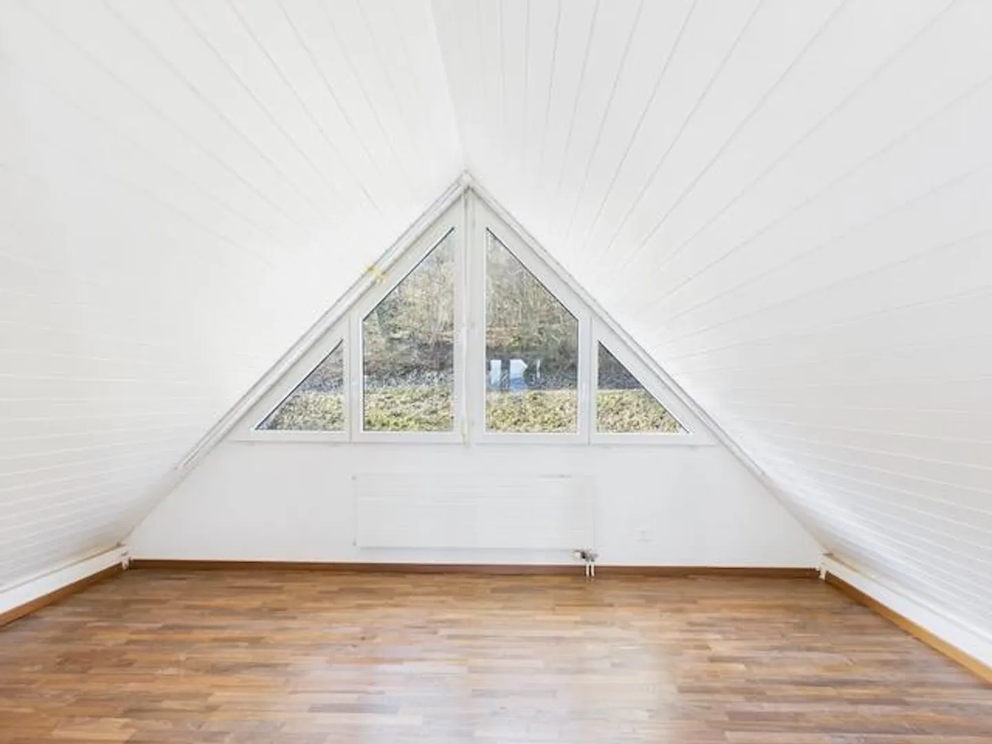 Top-Floor Maisonette with Lake View - Photo 7 of 16