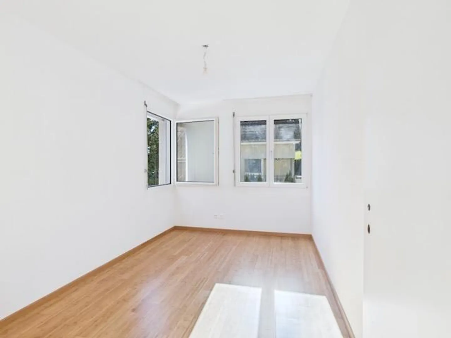 Top-Floor Maisonette with Lake View - Photo 12 of 16