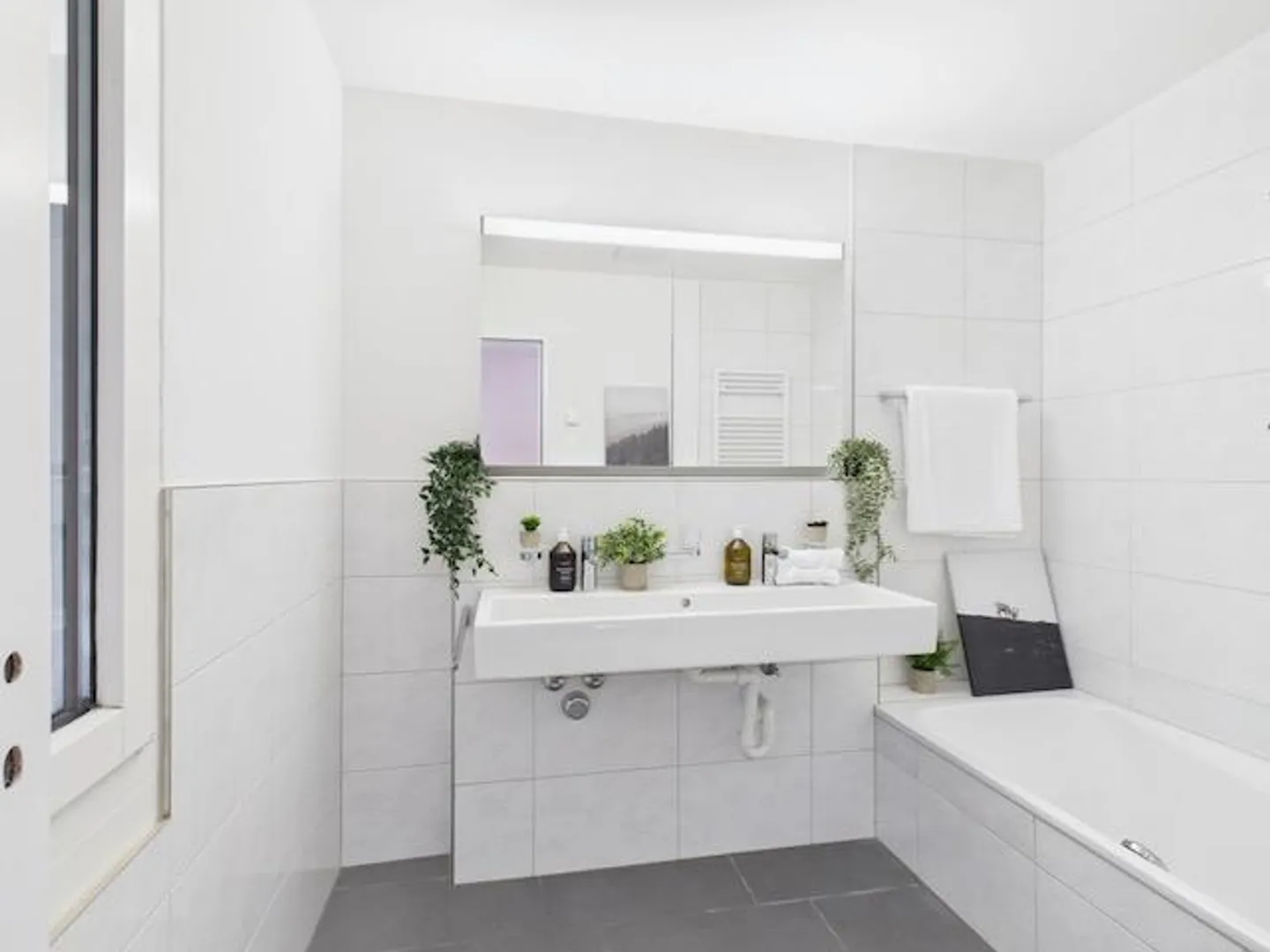 Top-Floor Maisonette with Lake View - Photo 14 of 16