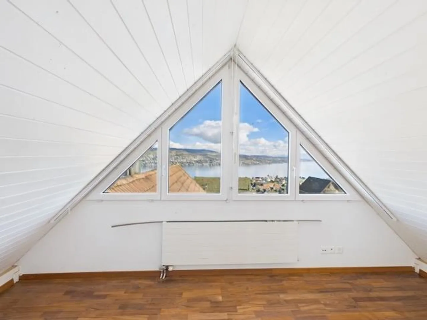 Top-Floor Maisonette with Lake View - Photo 8 of 16