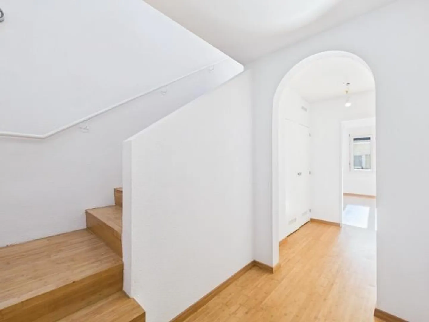 Top-Floor Maisonette with Lake View - Photo 9 of 16