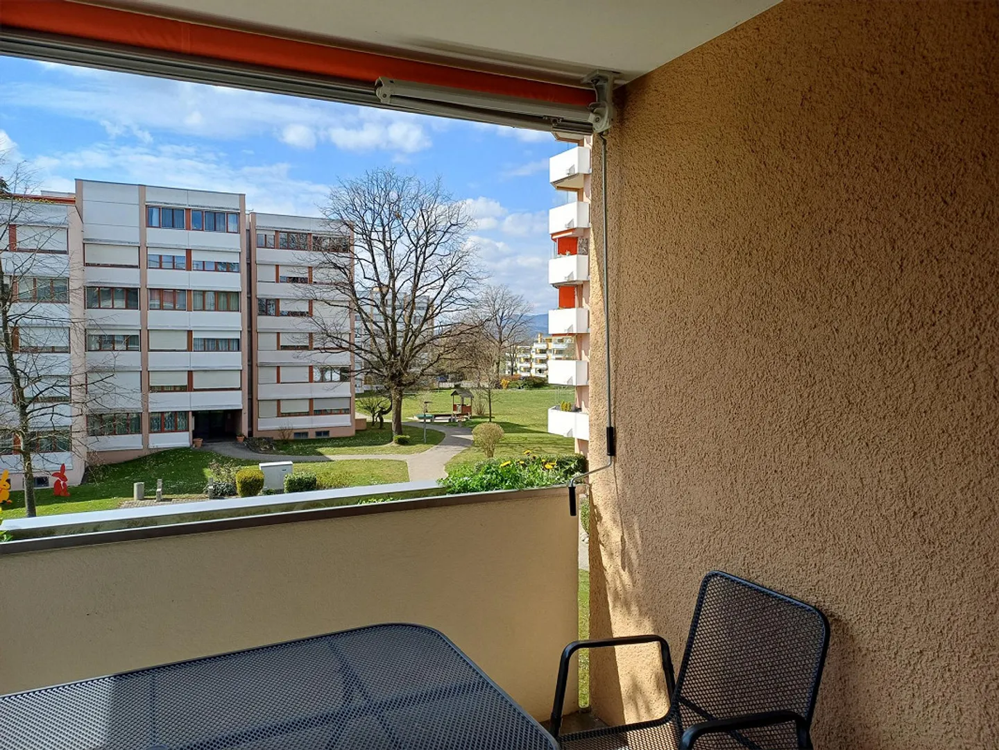 Appartement 1,5 pièces avec balcon et belle vue à Regensdorf - Photo 7 sur 9