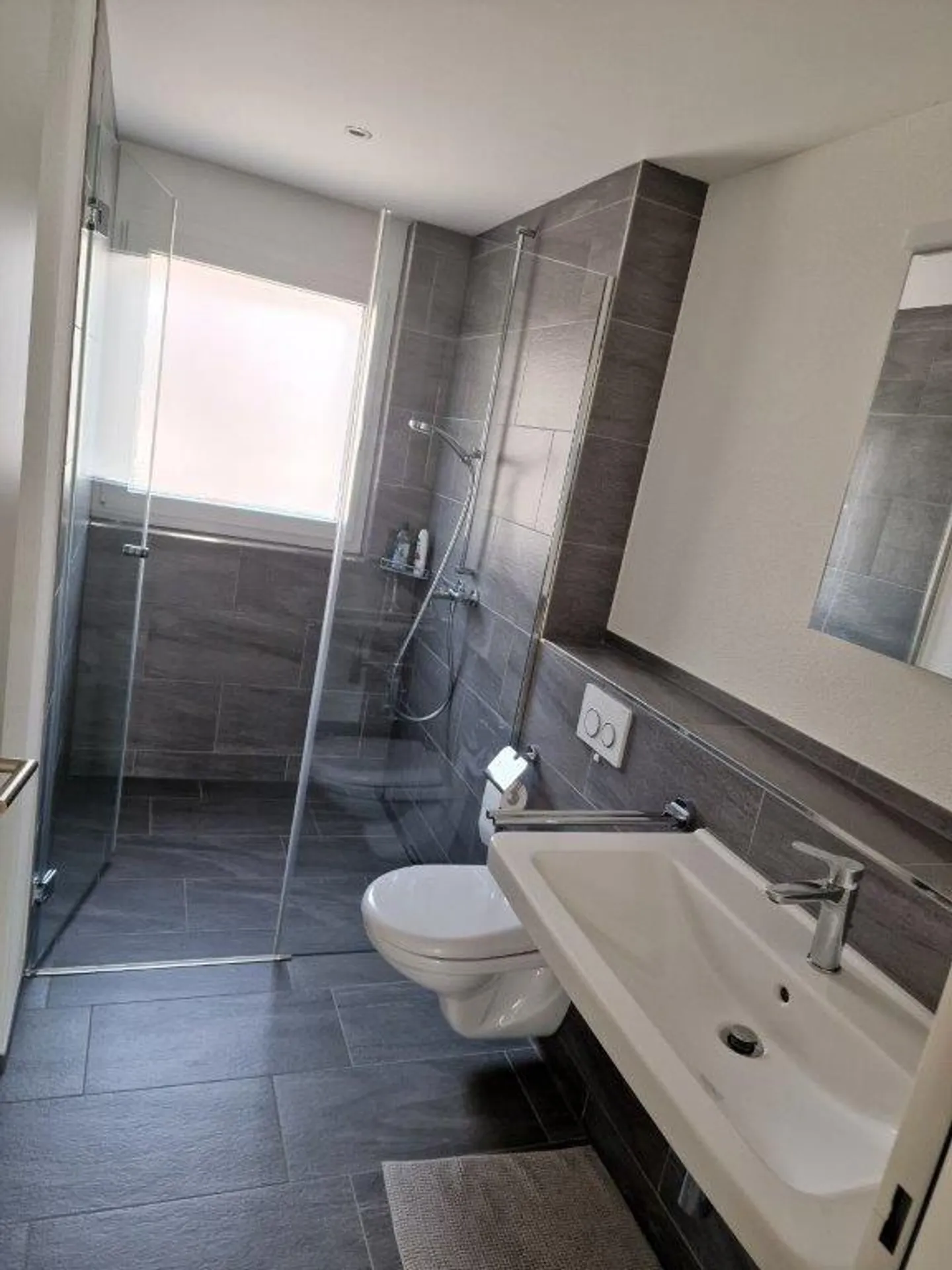 Modern 2 1/2 Room Penthouse Apartment - Photo 2 of 6