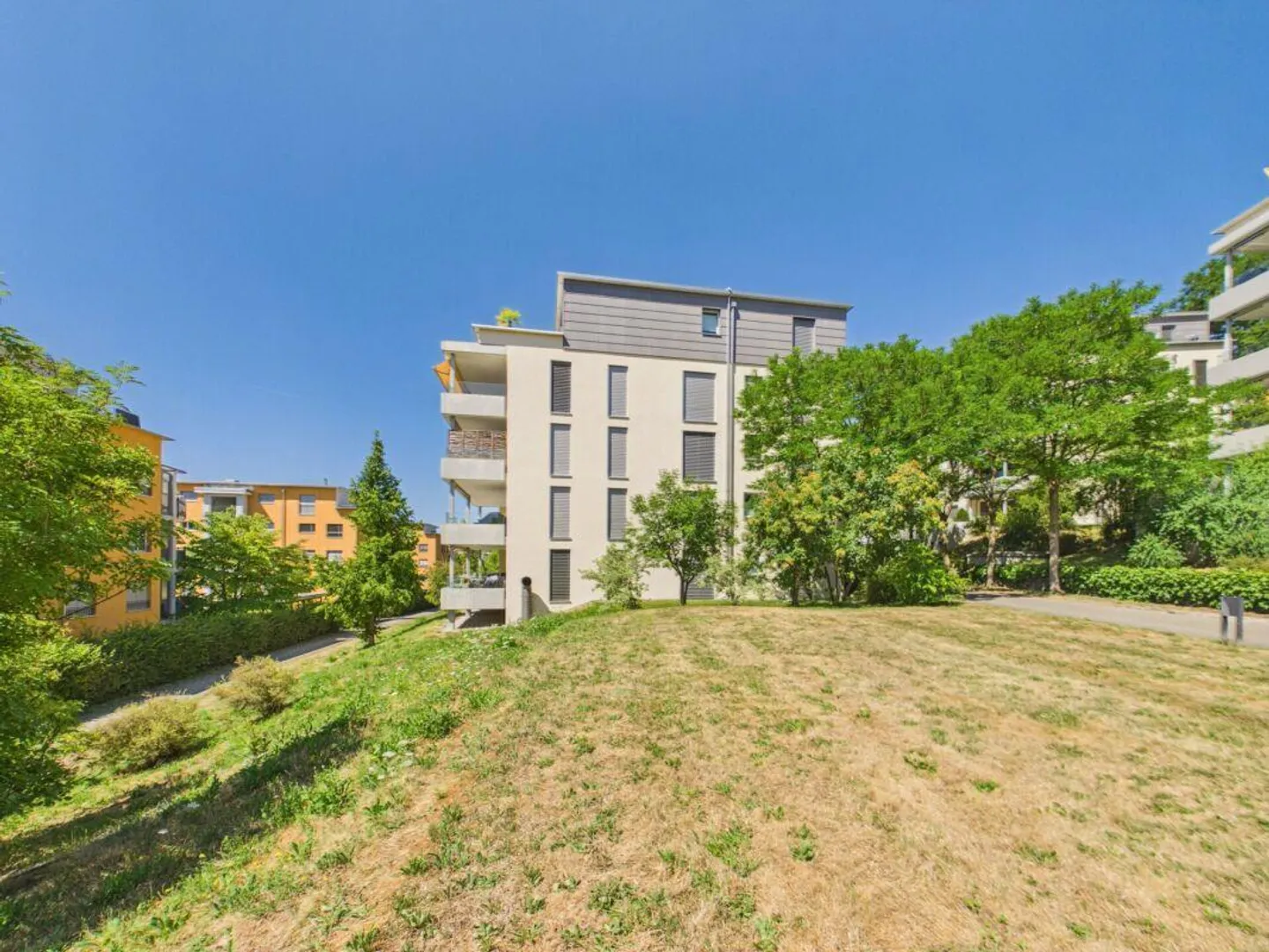 Vivre généreusement - Appartement de 4,5 pièces avec 124 m² et grand balcon - Photo 17 sur 19
