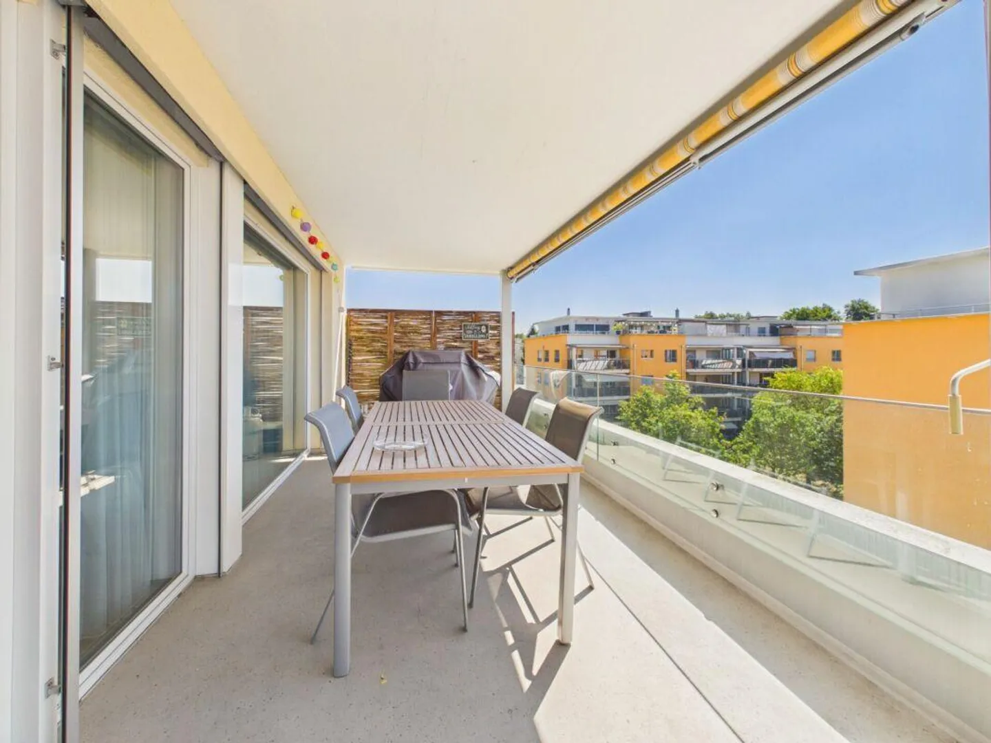 Vivre généreusement - Appartement de 4,5 pièces avec 124 m² et grand balcon - Photo 10 sur 19