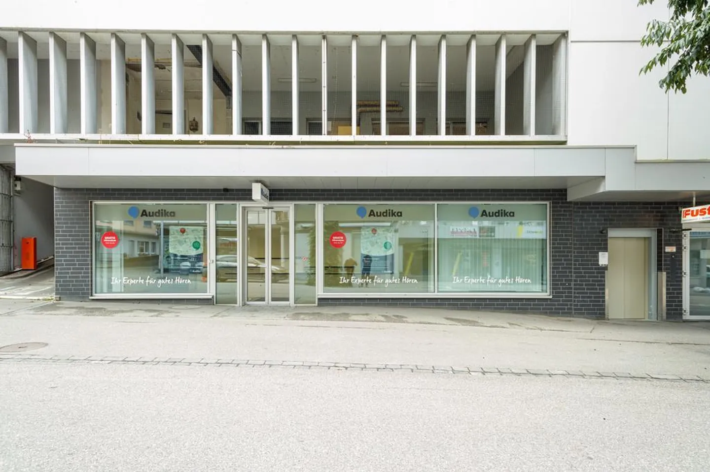 Spazio commerciale nel centro di Grenchen! - Foto 1 di 10